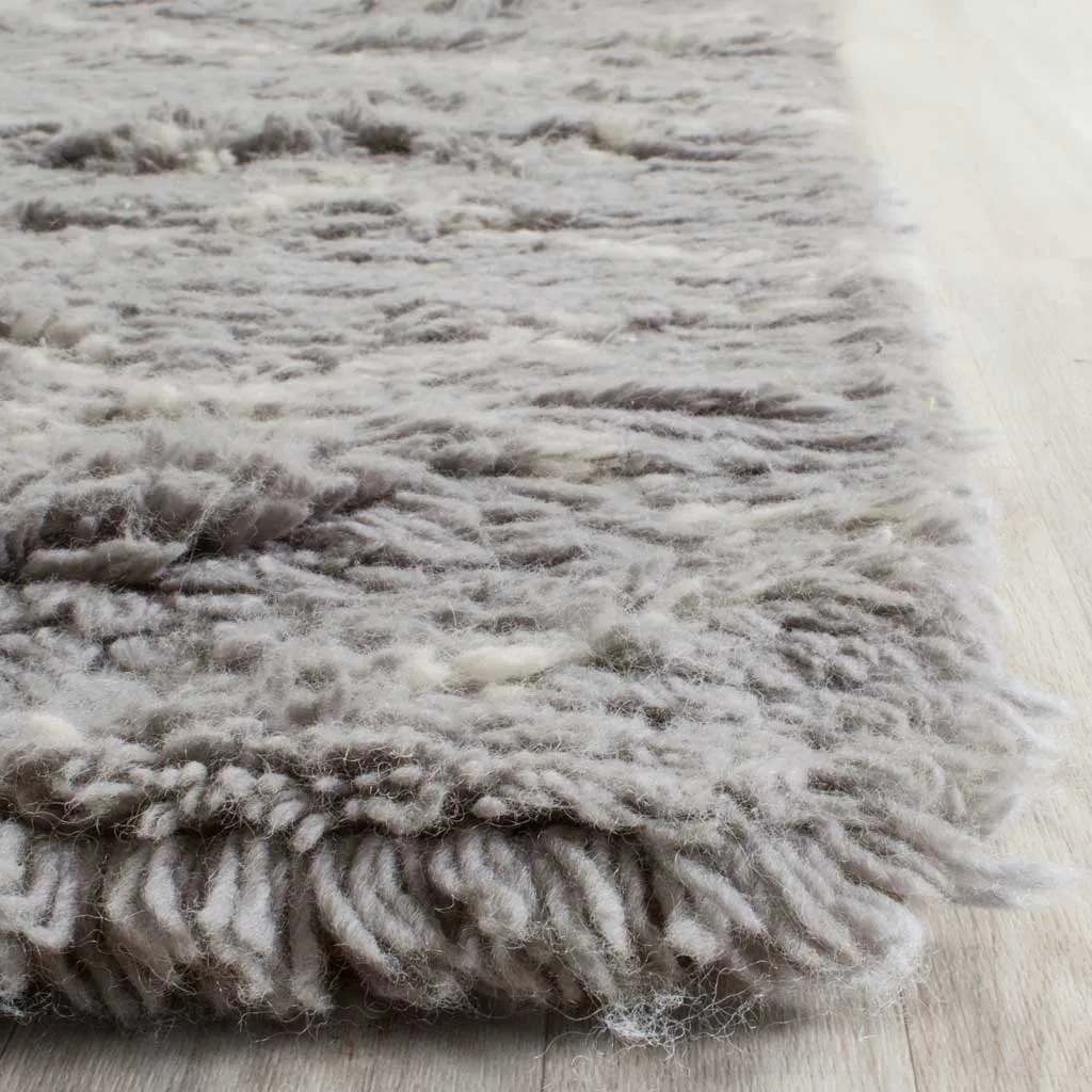 Kenya Diamond Light Gray/Ivory Area Rug