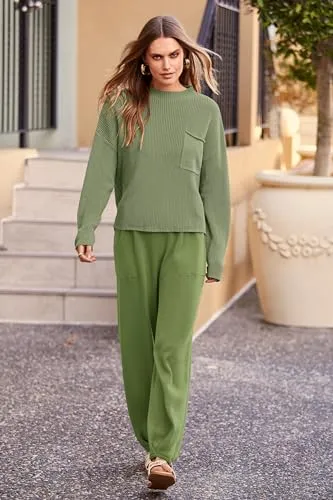 PRETTYGARDEN Women's 2 Piece Tracksuit Outfit Long Sleeve Pullover Top High Waisted Sweatpants with Pockets (Dark Green,Small)
