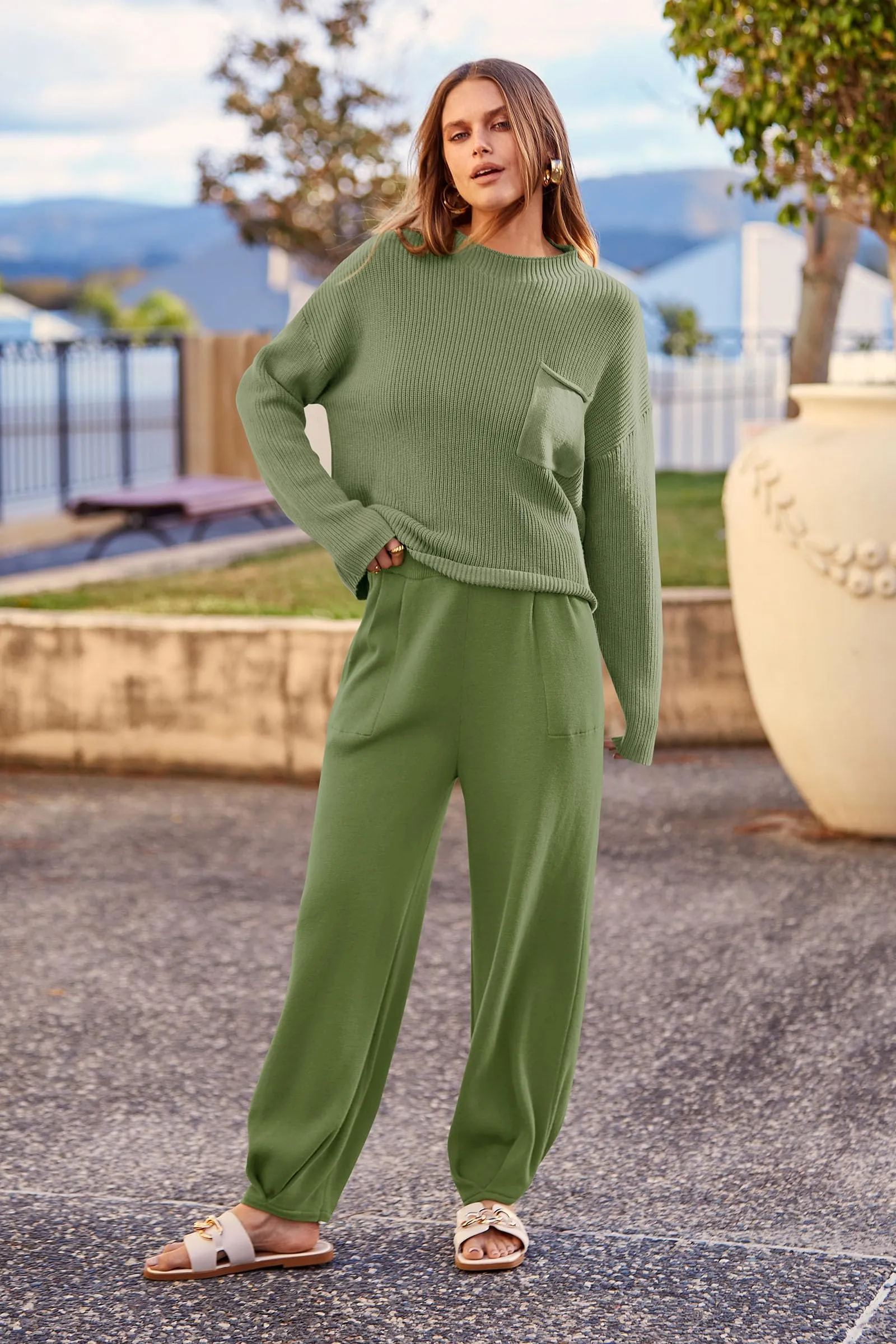PRETTYGARDEN Women's 2 Piece Tracksuit Outfit Long Sleeve Pullover Top High Waisted Sweatpants with Pockets (Dark Green,Small)