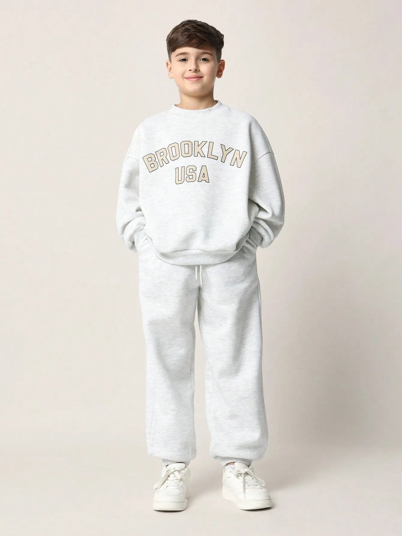 Tween Girls Regular Fit Brooklyn Graphic Print Sweatshirts